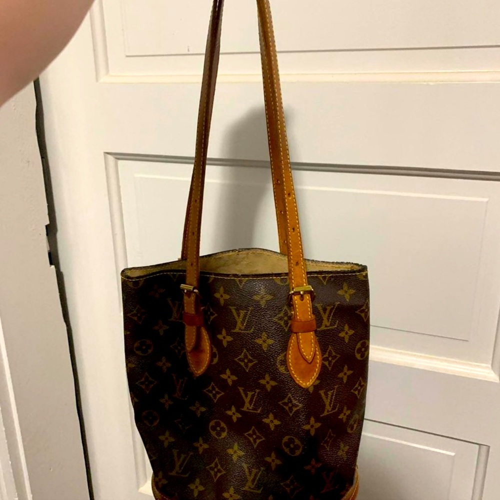 Vintage LV Bucket Bag - still in good condition to wear 🔥 🌺🔥